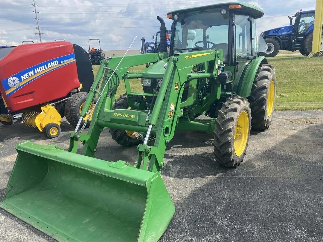 2017 John Deere 5065E